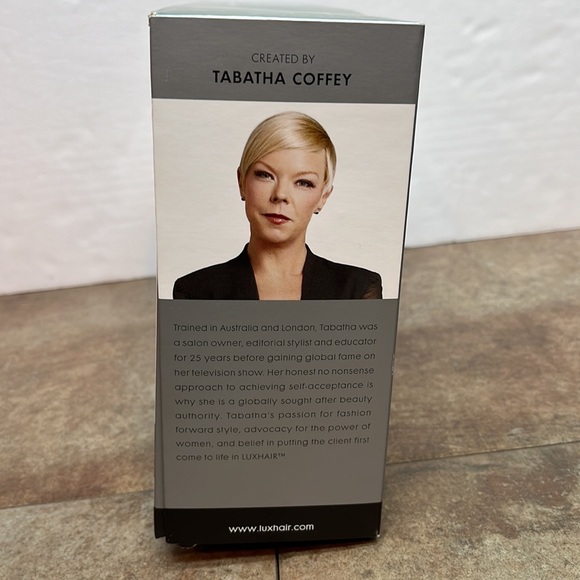 LUXHAIR High Fashion Wig Tabatha Coffey Sleek & Straight Lt. Golden Brown #1259 - Picture 11 of 12